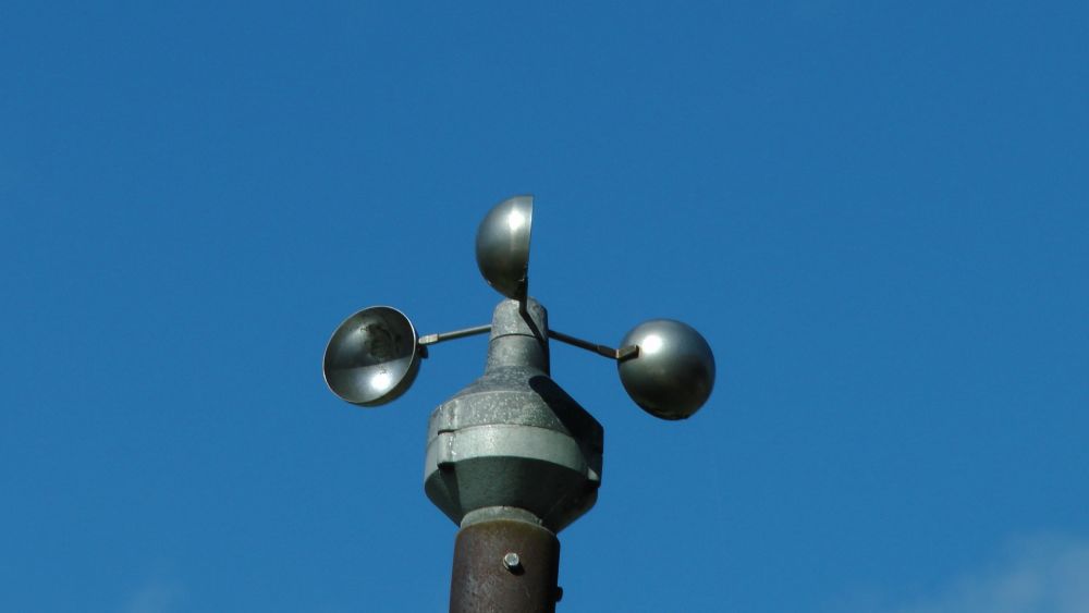 Wind anemometer