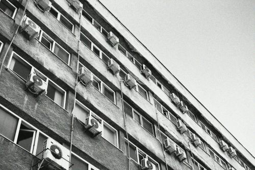 Air Conditioning Regulation Across the EU: Climate Policy, Energy Efficiency, and Cooling Demand