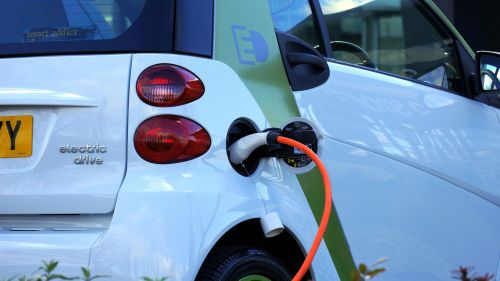 UK Plug-in Hybrid Surge May Undermine Emissions Goals, Warn Experts