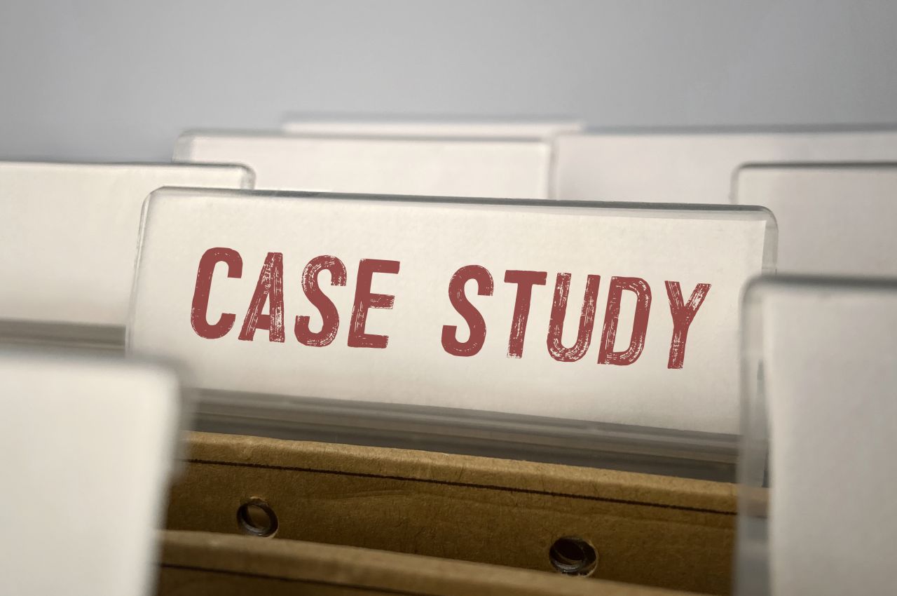 Filing folders with word Case study