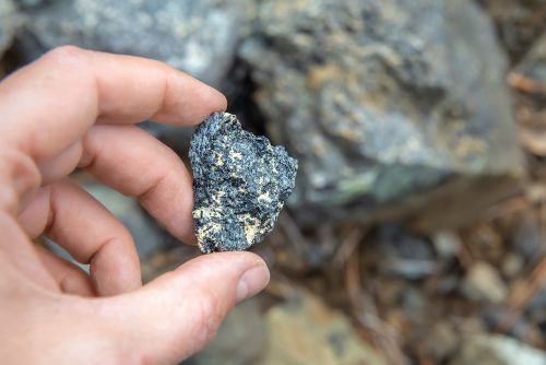 China’s Rare Earth Minerals Export Curbs Threaten Global Auto Production